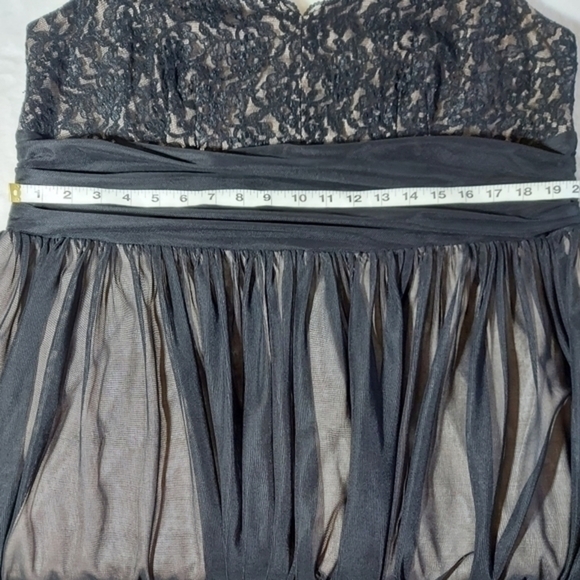 London Times Black Lace‎ and Tulle with nude underlay V Neck both sides - Picture 12 of 16